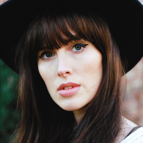 Meet your Posher, Samantha - Picture 1 of 1